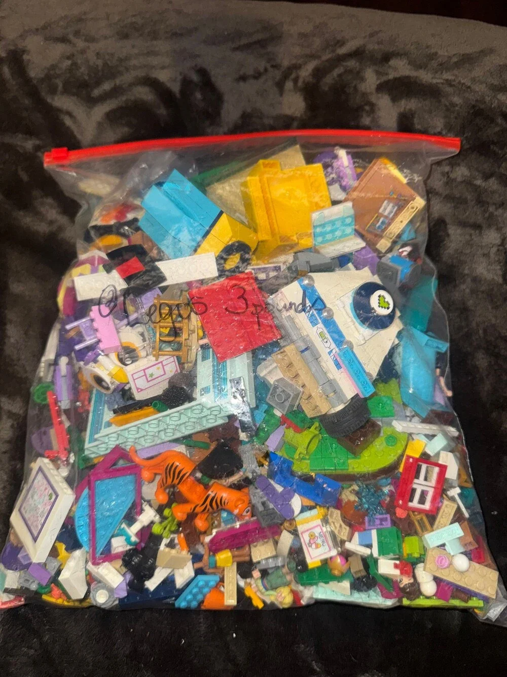 LEGO Assorted Pieces Minifigures Animals Building Parts Lot